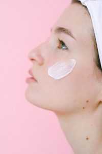 Professionele huidbehandelingen litteken zoals HydraFacial en Carboxytherapie ter verbetering van littekens