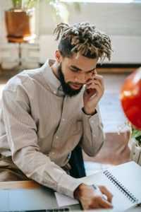 Homerr klantenservice bellen doe je zo - logo en contactinformatie van Homerr pakketdienst