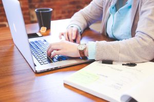 Illustratie van Facebook-advertenties uitbesteden: een professioneel advertentiebeheer systeem voor bedrijfsgroei