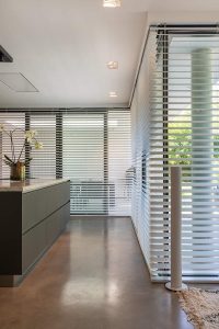 Rolluiken in Wijchen: vakkundig geplaatste zonwering voor isolatie en huisbescherming
