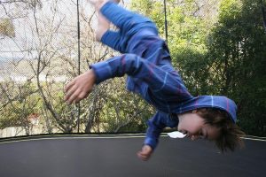 Opblaasbare airtrack mat voor het ultieme springavontuur in jouw tuin, ideaal voor gymnastiek en fitness
